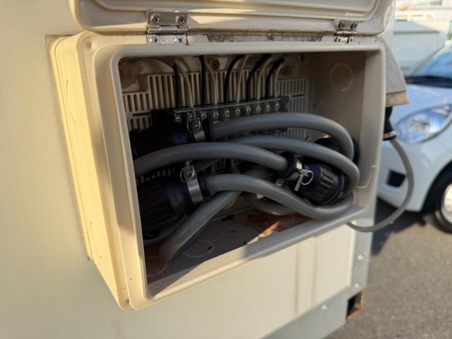 ボンゴトラック DX キッチンカー AT シンク、蛇口X3 パナソニック製冷蔵庫2機 リンナイ製業務用コンロ ルームエアコン 跳ね上げ式窓 ETC パワーウインドウ(16枚目)