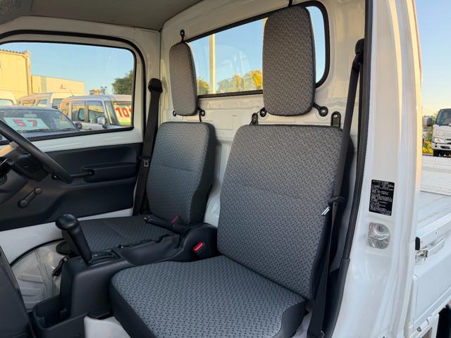 ＮＴ１００クリッパートラック ＤＸ　４ＷＤ　ＡＴ　エアコン　ＡＭ／ＦＭラジオ　エアバッグ　ＡＢＳ　パワーステアリング　黒ナンバー　事業用登録ＯＫ（10枚目）