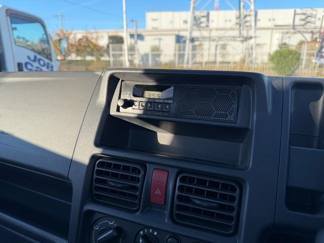 ＮＴ１００クリッパートラック ＤＸ　４ＷＤ　ＡＴ　エアコン　ＡＭ／ＦＭラジオ　エアバッグ　ＡＢＳ　パワーステアリング　黒ナンバー　事業用登録ＯＫ（11枚目）