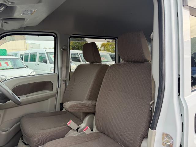 ＮＶ１００クリッパーバン ＧＸターボ　４ＡＴ　ナビ　フルセグテレビ　Ｂｌｕｅｔｏｏｔｈオーディオ　分割式リアシート　ボディ同色電格ミラー　全席パワーウインドウ　衝突軽減ブレーキ　オーバヘッドコンソール　黒ナンバー　事業用登録ＯＫ（10枚目）