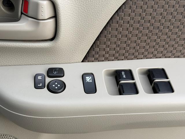 ＮＶ１００クリッパーバン ＧＸターボ　４ＡＴ　ナビ　フルセグテレビ　Ｂｌｕｅｔｏｏｔｈオーディオ　分割式リアシート　ボディ同色電格ミラー　全席パワーウインドウ　衝突軽減ブレーキ　オーバヘッドコンソール　黒ナンバー　事業用登録ＯＫ（18枚目）