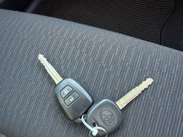 カローラフィールダー ハイブリッド　ナビ　バックカメラ　Ｂｌｕｅｔｏｏｔｈオーディオ　ＡＵＴＯエアコン　ＥＴＣ　トヨタセーフティセンス　ＡＵＴＯハイビーム（20枚目）