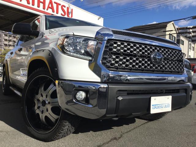 クルーマックス SR5 走行2800キロ・4WD・トヨタセーフティ・プリクラッシュS・社外SDナビ・フルセグ・TV・BTオーディオ・Bカメラ・Sカメラ・Fカメラ・ETC・黒革調シートカバー・シートヒーター・パワーシート(8枚目)
