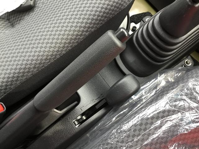 ジャンボ 走行3キロ・4WD・5速MT・デフロック・LEDヘッドライト・LEDフォグ・オートライト・HiLo切替・キーレス・荷台作業灯・荷台チェーン・シートリクライニング(13枚目)