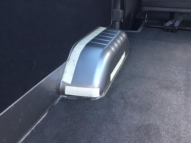 NV350キャラバンバン ロングDX 走行32800キロ・5MT・ETC・社外ナビ・TV(18枚目)