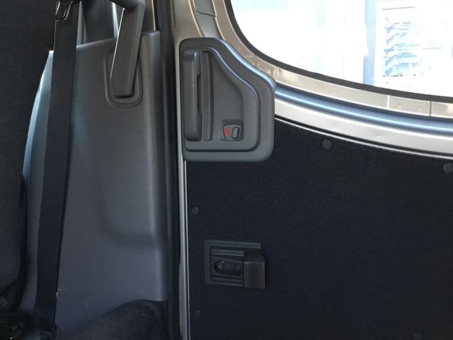 NV350キャラバンバン ロングDX 走行32800キロ・5MT・ETC・社外ナビ・TV(21枚目)