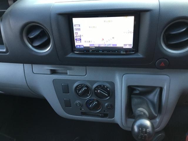 NV350キャラバンバン ロングDX 走行32800キロ・5MT・ETC・社外ナビ・TV(28枚目)