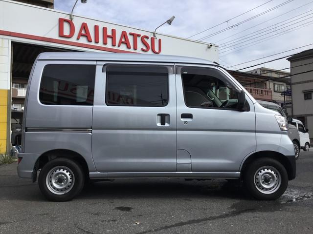 ハイゼットカーゴ DX SAIII 走行28000キロ・純正ナビ、純正ドラレコ・ETC・LEDライト・買取車(7枚目)