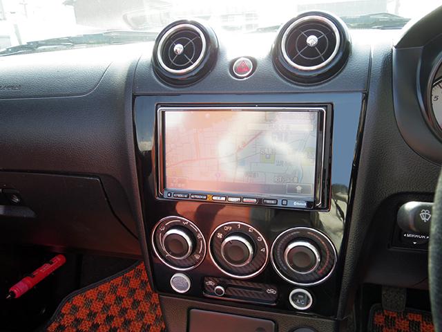 大容量ナビ付であなたの知らない道も的確アシスト！　初めて行く場所でもこれなら安心ですね。