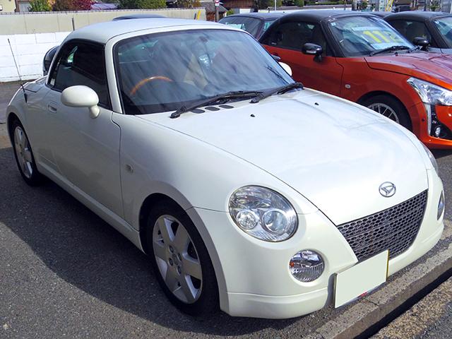 当店の営業時間はＡＭ　１０：３０〜ＰＭ　１８：００です。少人数運営の為、車検・納車作業等で不在にしていることもございます。大変恐れ入りますが、ご来店前には一度お電話頂きますと幸いです。