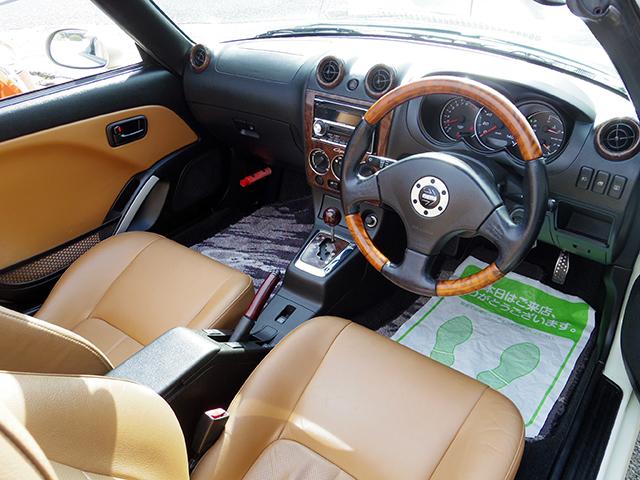 視界が広く運転しやすいように設計された運転席周り。運転が苦手なお客様でもこれなら安心ですね。