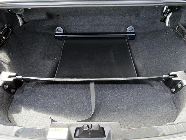 コペン　のトランクルームは結構広いんですよ！でもオープンにしちゃうと荷物は載せれないんです！