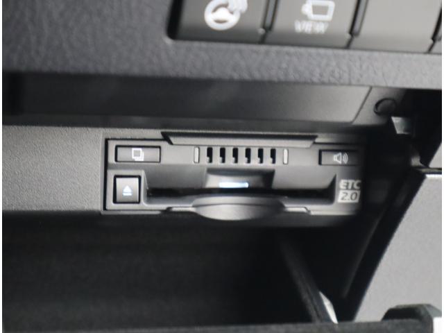ＲＸ ＲＸ３００　Ｆスポーツ　パノラミックビューモニター　ムーンルーフ（チルト＆スライド式）　ホイールロックナット　フロアマット（タイプＦ）　ナンバーフレーム　ＦＳＰＯＲＴ専用本革／ＦＳＰＯＲＴ専用フレアレッド／レーザーカット本杢（43枚目）
