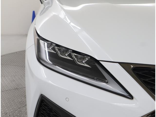 ＲＸ ＲＸ３００　Ｆスポーツ　パノラミックビューモニター　ムーンルーフ（チルト＆スライド式）　ホイールロックナット　フロアマット（タイプＦ）　ナンバーフレーム　ＦＳＰＯＲＴ専用本革／ＦＳＰＯＲＴ専用フレアレッド／レーザーカット本杢（46枚目）