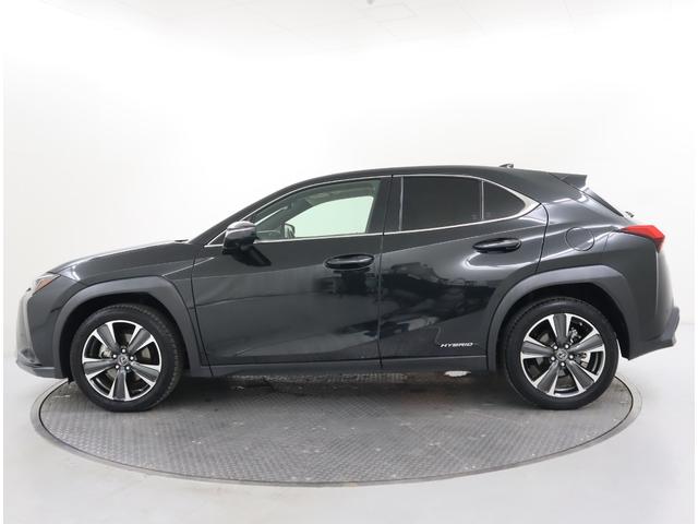 UX UX250h バージョンL 非認定中古車 カラーヘッドアップディスプレイ パノラミックビューモニター 設置型充電ムーンルーフ(チルト&アウタースライド式)純正ドライブレコーダー装備ランフラットタイヤ装備(225/50/RF18)(5枚目)