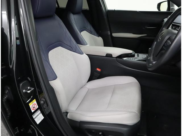 UX UX250h バージョンL 非認定中古車 カラーヘッドアップディスプレイ パノラミックビューモニター 設置型充電ムーンルーフ(チルト&アウタースライド式)純正ドライブレコーダー装備ランフラットタイヤ装備(225/50/RF18)(7枚目)