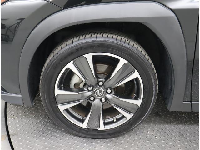 UX UX250h バージョンL 非認定中古車 カラーヘッドアップディスプレイ パノラミックビューモニター 設置型充電ムーンルーフ(チルト&アウタースライド式)純正ドライブレコーダー装備ランフラットタイヤ装備(225/50/RF18)(38枚目)