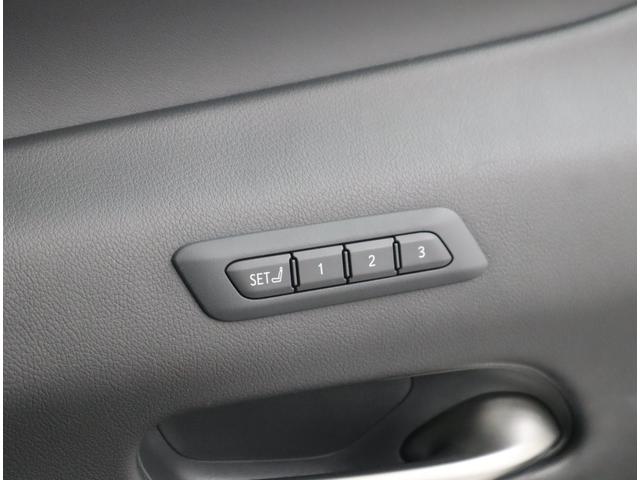 UX UX250h バージョンL 非認定中古車 カラーヘッドアップディスプレイ パノラミックビューモニター 設置型充電ムーンルーフ(チルト&アウタースライド式)純正ドライブレコーダー装備ランフラットタイヤ装備(225/50/RF18)(42枚目)