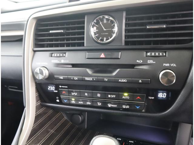 RX RX450h バージョンL 非認定中古車  ムーンルーフ(チルト&スライド式) ドアエッジプロテクター サイドバイザー フロアマット・ラゲージマット装備 社外品ドライブレコーダー装備 235/55R20タイヤ装備(26枚目)