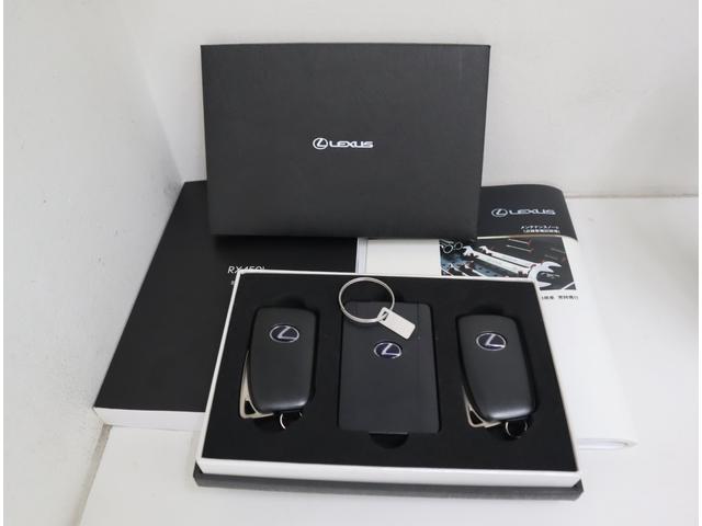 RX RX450h バージョンL 非認定中古車  ムーンルーフ(チルト&スライド式) ドアエッジプロテクター サイドバイザー フロアマット・ラゲージマット装備 社外品ドライブレコーダー装備 235/55R20タイヤ装備(41枚目)