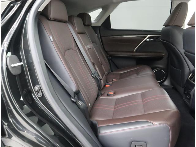 RX RX450h バージョンL 非認定中古車 235/55R20(セレクタブルカラートリムホイール) ルーフレール パノラマルーフ(アウタースライド式) スカッフイルミネーション ナンバーフレーム ロックナット(10枚目)