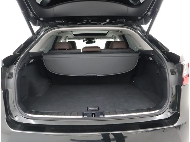 RX RX450h バージョンL 非認定中古車 235/55R20(セレクタブルカラートリムホイール) ルーフレール パノラマルーフ(アウタースライド式) スカッフイルミネーション ナンバーフレーム ロックナット(11枚目)