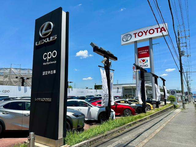 RX RX450h バージョンL 非認定中古車 235/55R20(セレクタブルカラートリムホイール) ルーフレール パノラマルーフ(アウタースライド式) スカッフイルミネーション ナンバーフレーム ロックナット(14枚目)