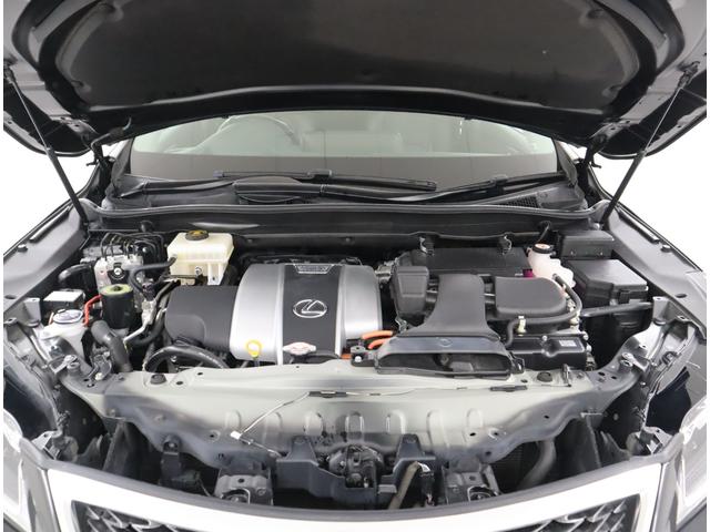 RX RX450h バージョンL 非認定中古車 235/55R20(セレクタブルカラートリムホイール) ルーフレール パノラマルーフ(アウタースライド式) スカッフイルミネーション ナンバーフレーム ロックナット(44枚目)
