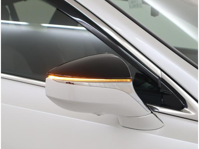 ES ES300h バージョンL セミアニリン本革/モーヴ/ウォールナット(オープンフィニッシュ/ダークブラウン) リヤスポイラー(15枚目)