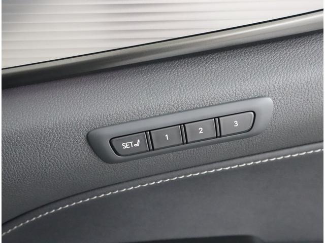 ＮＸ ＮＸ３５０　Ｆスポーツ　認定中古車ルーフレールパノラマルーフ（ＩＲ・ＵＶカット機能／チルト＆アウタースライド式パノラミックビューモニター／ＬＣＡ＋別体型ディスクプレイヤーＦＳＰＯ専用オレンジブレーキキャリパー（ＬＥＸＵＳロゴ（18枚目）