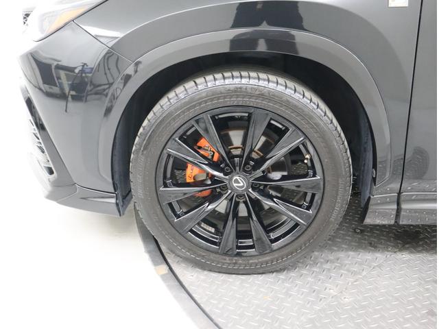 ＮＸ ＮＸ３５０　Ｆスポーツ　認定中古車ルーフレールパノラマルーフ（ＩＲ・ＵＶカット機能／チルト＆アウタースライド式パノラミックビューモニター／ＬＣＡ＋別体型ディスクプレイヤーＦＳＰＯ専用オレンジブレーキキャリパー（ＬＥＸＵＳロゴ（20枚目）