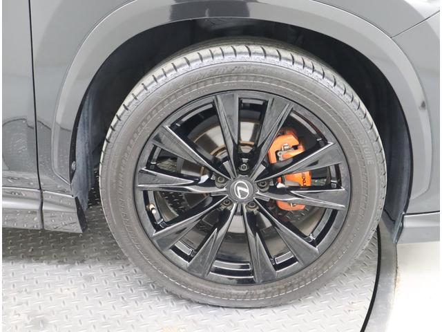 ＮＸ ＮＸ３５０　Ｆスポーツ　認定中古車ルーフレールパノラマルーフ（ＩＲ・ＵＶカット機能／チルト＆アウタースライド式パノラミックビューモニター／ＬＣＡ＋別体型ディスクプレイヤーＦＳＰＯ専用オレンジブレーキキャリパー（ＬＥＸＵＳロゴ（23枚目）