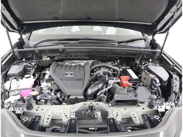 ＮＸ ＮＸ３５０　Ｆスポーツ　認定中古車ルーフレールパノラマルーフ（ＩＲ・ＵＶカット機能／チルト＆アウタースライド式パノラミックビューモニター／ＬＣＡ＋別体型ディスクプレイヤーＦＳＰＯ専用オレンジブレーキキャリパー（ＬＥＸＵＳロゴ（52枚目）