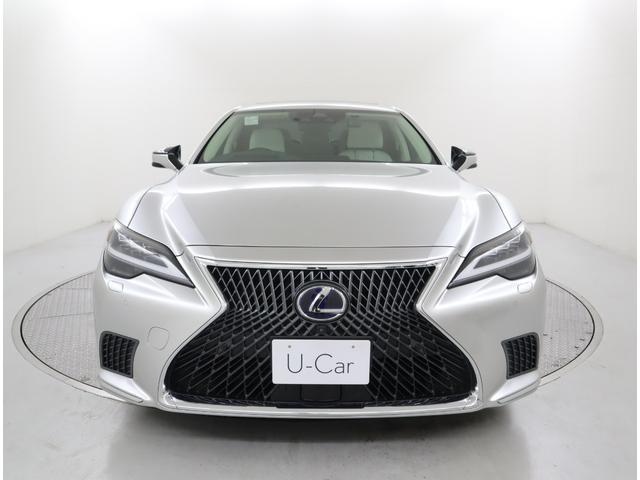 ＬＳ ＬＳ５００ｈ　エグゼクティブ　アドバンスドドライブ　セミアニリン本革／ホワイト／レザーカットスペシャル（ブラック）　銀影ラスター　２４５／４５Ｒ２０ランフラットタイヤ＆ノイズリダクションアルミ（スパッタリング塗装）（9枚目）