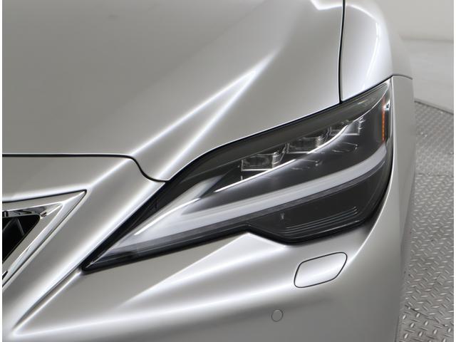 ＬＳ ＬＳ５００ｈ　エグゼクティブ　アドバンスドドライブ　セミアニリン本革／ホワイト／レザーカットスペシャル（ブラック）　銀影ラスター　２４５／４５Ｒ２０ランフラットタイヤ＆ノイズリダクションアルミ（スパッタリング塗装）（11枚目）