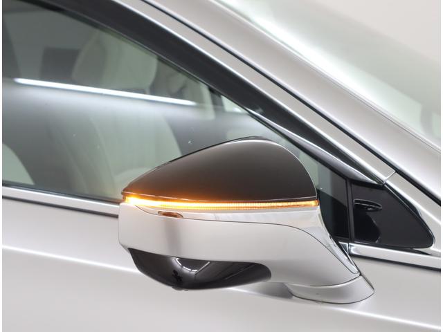 ＬＳ ＬＳ５００ｈ　エグゼクティブ　アドバンスドドライブ　セミアニリン本革／ホワイト／レザーカットスペシャル（ブラック）　銀影ラスター　２４５／４５Ｒ２０ランフラットタイヤ＆ノイズリダクションアルミ（スパッタリング塗装）（15枚目）