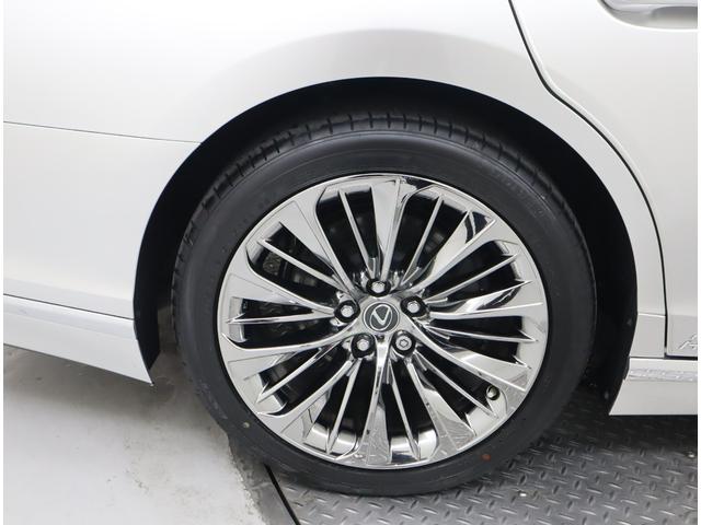 ＬＳ ＬＳ５００ｈ　エグゼクティブ　アドバンスドドライブ　セミアニリン本革／ホワイト／レザーカットスペシャル（ブラック）　銀影ラスター　２４５／４５Ｒ２０ランフラットタイヤ＆ノイズリダクションアルミ（スパッタリング塗装）（17枚目）