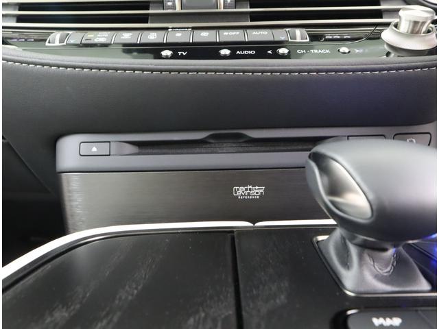 ＬＳ ＬＳ５００ｈ　エグゼクティブ　アドバンスドドライブ　セミアニリン本革／ホワイト／レザーカットスペシャル（ブラック）　銀影ラスター　２４５／４５Ｒ２０ランフラットタイヤ＆ノイズリダクションアルミ（スパッタリング塗装）（37枚目）