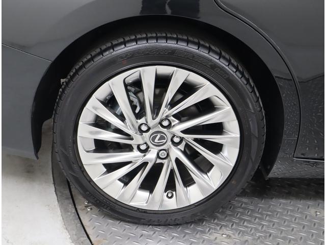 ES ES300h バージョンL 認定中古車 マークレビンソンプレミアムサラウンドサウンドシステム デジタルインナーミラー IRカットフィルム サイドバイザーフロアマット(タイプA) ナンバーフレーム ドアエッジプロテクター(39枚目)