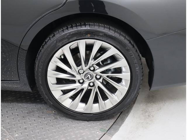 ES ES300h バージョンL 認定中古車 マークレビンソンプレミアムサラウンドサウンドシステム デジタルインナーミラー IRカットフィルム サイドバイザーフロアマット(タイプA) ナンバーフレーム ドアエッジプロテクター(40枚目)