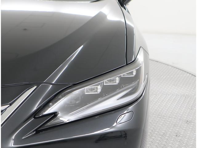 ES ES300h バージョンL 認定中古車 マークレビンソンプレミアムサラウンドサウンドシステム デジタルインナーミラー IRカットフィルム サイドバイザーフロアマット(タイプA) ナンバーフレーム ドアエッジプロテクター(51枚目)