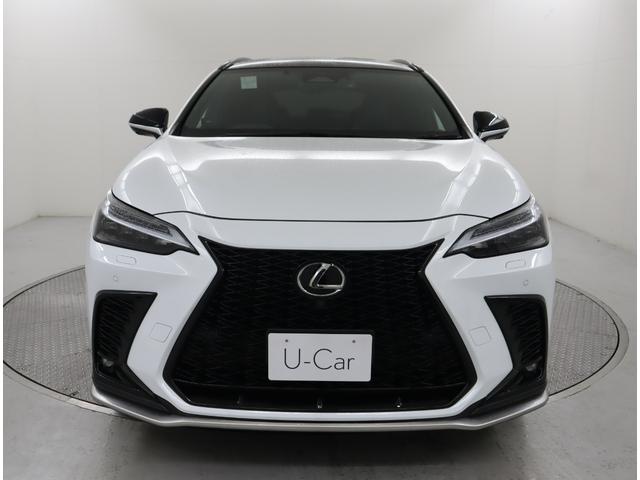 ＮＸ ＮＸ３５０　Ｆスポーツ　オレンジブレーキキャリパ　ルーフレール　パノラミックビューモニタ　後席６：４分割可倒式シート（電動リクライニング＆電動格納機能付）＋後席シートヒータ　デジタルインナミラ　パノラマルーフ三眼ＬＥＤランプ（6枚目）