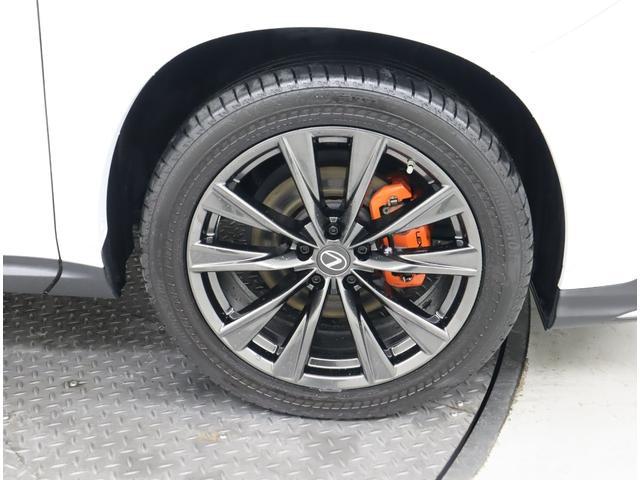 ＮＸ ＮＸ３５０　Ｆスポーツ　オレンジブレーキキャリパ　ルーフレール　パノラミックビューモニタ　後席６：４分割可倒式シート（電動リクライニング＆電動格納機能付）＋後席シートヒータ　デジタルインナミラ　パノラマルーフ三眼ＬＥＤランプ（11枚目）