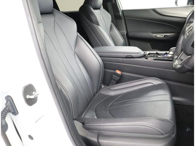 ＮＸ ＮＸ３５０　Ｆスポーツ　オレンジブレーキキャリパ　ルーフレール　パノラミックビューモニタ　後席６：４分割可倒式シート（電動リクライニング＆電動格納機能付）＋後席シートヒータ　デジタルインナミラ　パノラマルーフ三眼ＬＥＤランプ（20枚目）