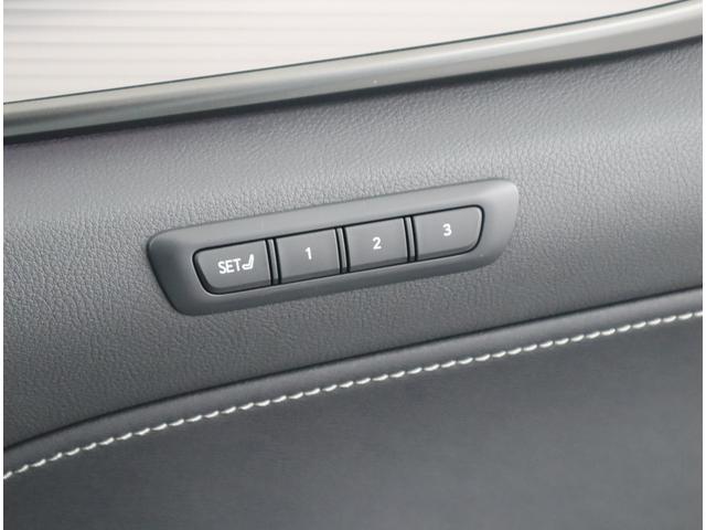 ＮＸ ＮＸ３５０　Ｆスポーツ　オレンジブレーキキャリパ　ルーフレール　パノラミックビューモニタ　後席６：４分割可倒式シート（電動リクライニング＆電動格納機能付）＋後席シートヒータ　デジタルインナミラ　パノラマルーフ三眼ＬＥＤランプ（22枚目）