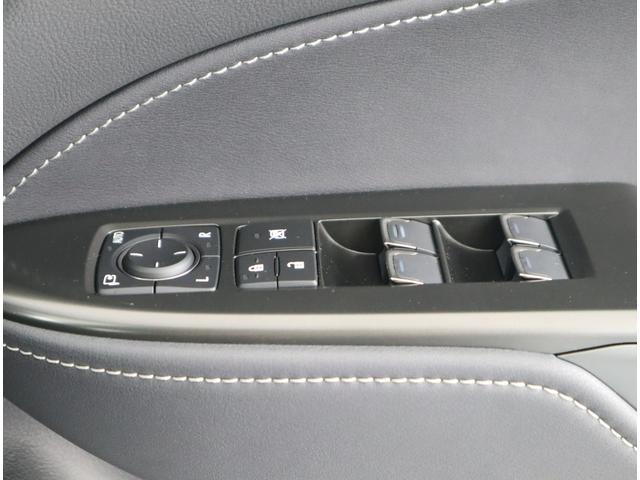 ＮＸ ＮＸ３５０　Ｆスポーツ　オレンジブレーキキャリパ　ルーフレール　パノラミックビューモニタ　後席６：４分割可倒式シート（電動リクライニング＆電動格納機能付）＋後席シートヒータ　デジタルインナミラ　パノラマルーフ三眼ＬＥＤランプ（29枚目）