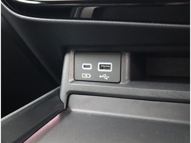 ＮＸ ＮＸ３５０　Ｆスポーツ　オレンジブレーキキャリパ　ルーフレール　パノラミックビューモニタ　後席６：４分割可倒式シート（電動リクライニング＆電動格納機能付）＋後席シートヒータ　デジタルインナミラ　パノラマルーフ三眼ＬＥＤランプ（35枚目）