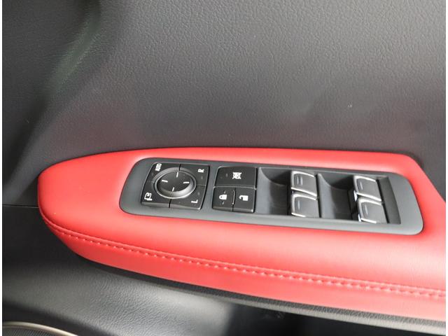 ＲＸ ＲＸ３００　Ｆスポーツ　非認定中古車セカンドパワーシート電動リクライニング＆電動格納機能付セカンドシートヒータームーンルーフ（チルト＆スライド式）パーキングサポートブレーキ（静止物＋後方接近車両［ＰＫＳＢ＋ＢＳＭ＋ＰＶＭ（15枚目）