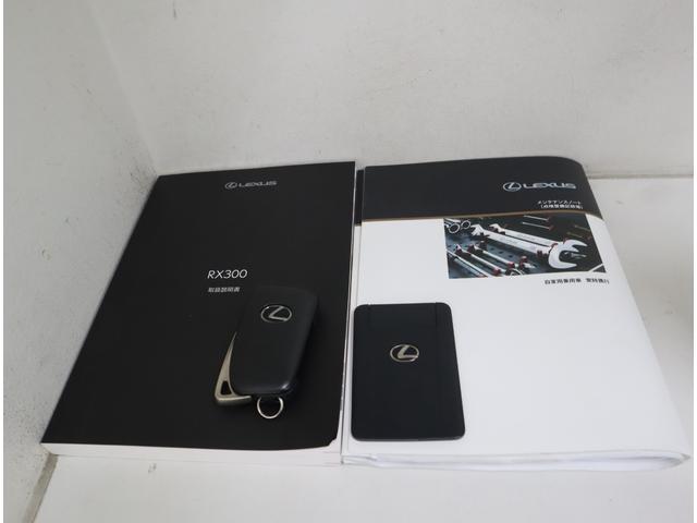 ＲＸ ＲＸ３００　Ｆスポーツ　非認定中古車セカンドパワーシート電動リクライニング＆電動格納機能付セカンドシートヒータームーンルーフ（チルト＆スライド式）パーキングサポートブレーキ（静止物＋後方接近車両［ＰＫＳＢ＋ＢＳＭ＋ＰＶＭ（42枚目）