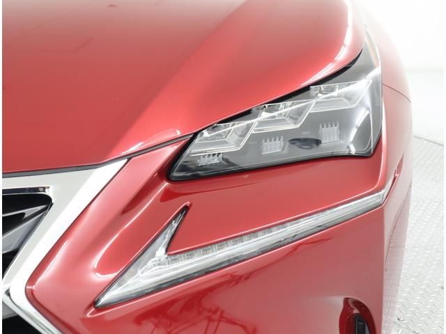 NX NX300h バージョンL プリクラッシュセーフティシステム ヘッドアップディスプレイ 三眼LEDヘッドランプ(ロー・ハイビーム)&LEDフロントターンシグナルランプ AHB LDA クリアラスソナー パノラミックビューモニター(10枚目)